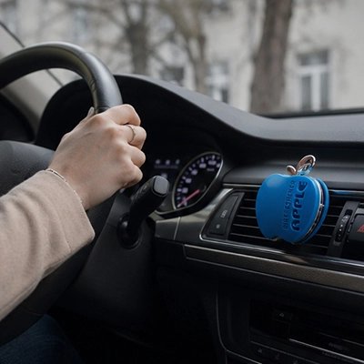 Sent bon voiture couleur bleu
