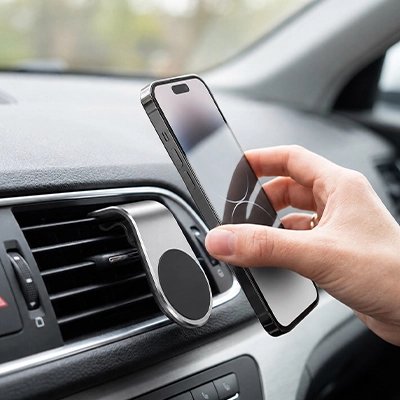 Support téléphone magnétique voiture argenté